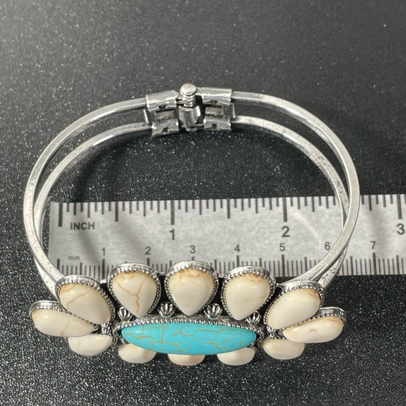 Navajo/Western Turquoise Flower Bracelet - Picture 7 of 9